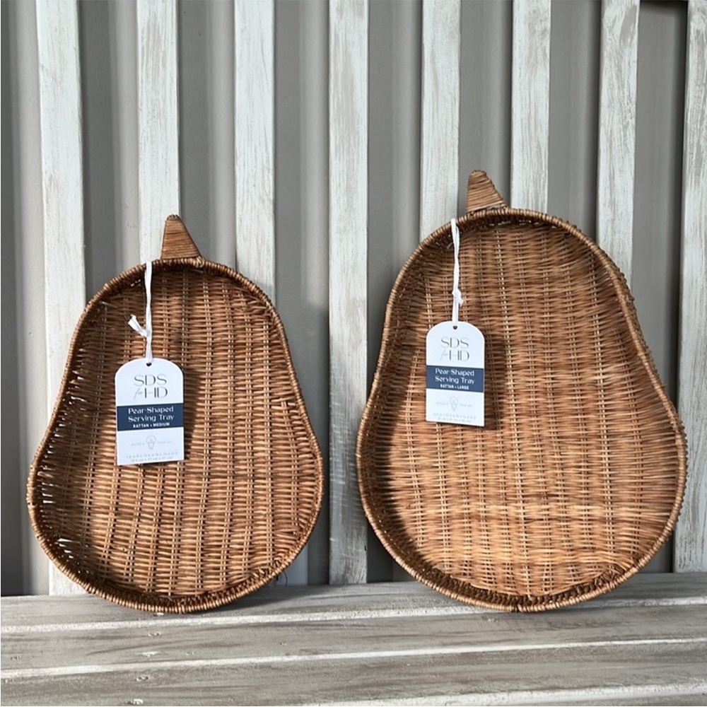 Pear Shaped Rattan Serving Tray 🌿🆕🌿
Medium 1.8x10.6x14.6 & Large 2x12.2x16.5”